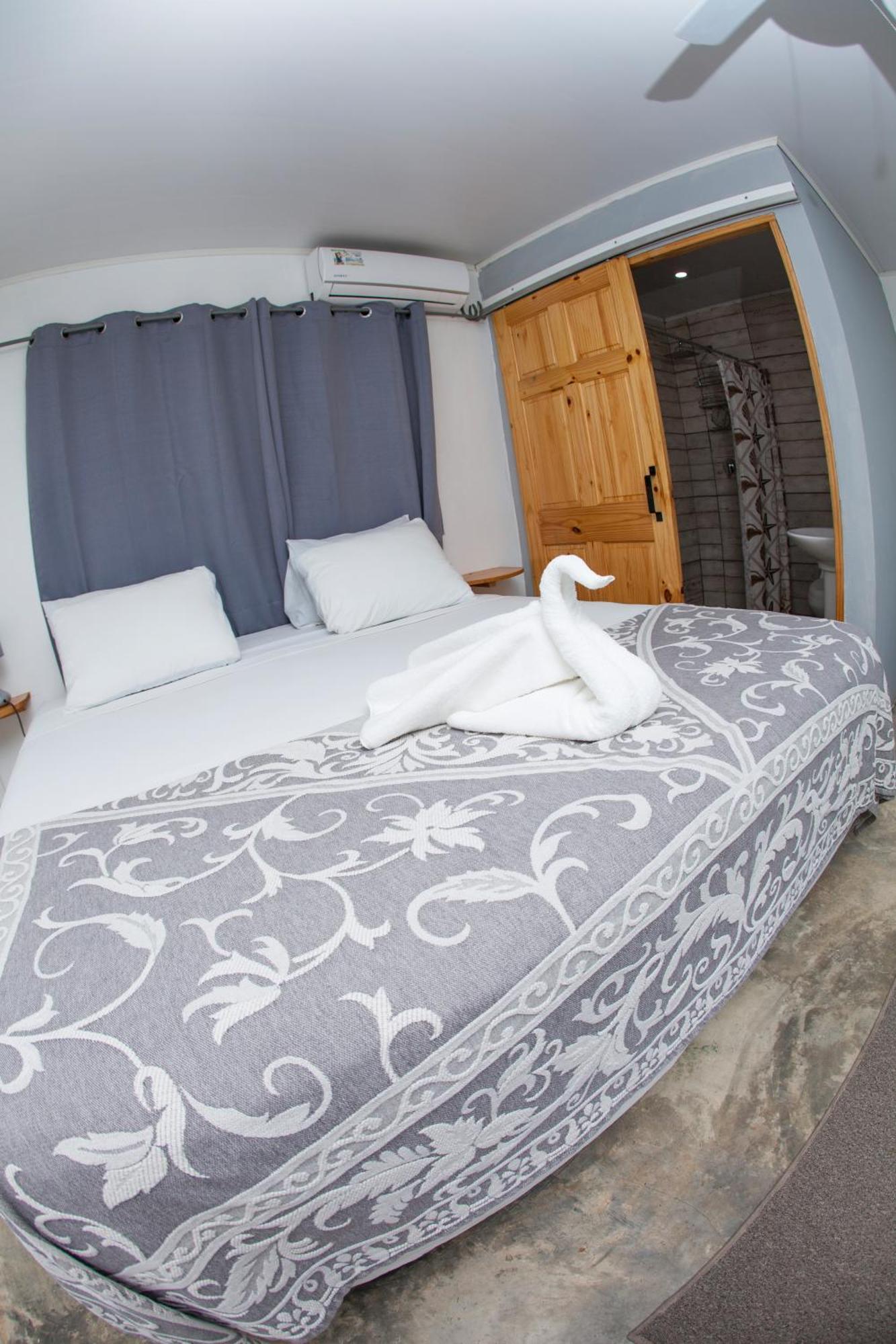 Show Pony Beach Resort And Suites Las Lajas  Luaran gambar