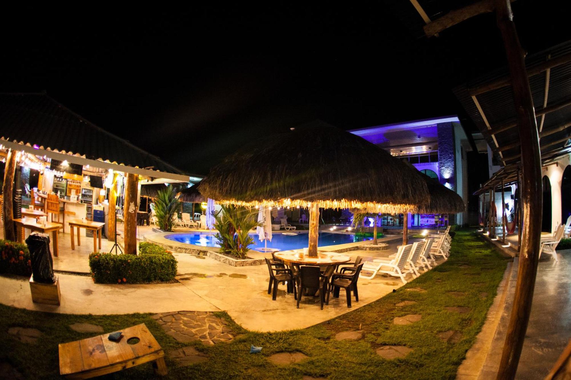 Show Pony Beach Resort And Suites Las Lajas  Luaran gambar